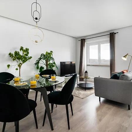 Luminous Flat With View On Rio Tejo アパート リスボン