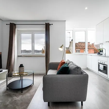 Luminous Flat With View On Rio Tejo * Lisbon